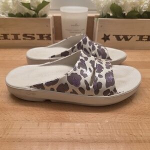 OOFOS White and Purple Athletic Slides